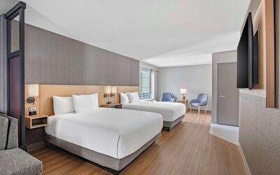 Hyatt Place Riverside Downtown