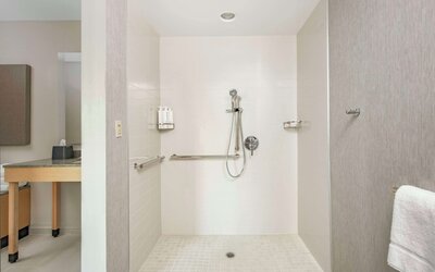 Hyatt Place Riverside Downtown