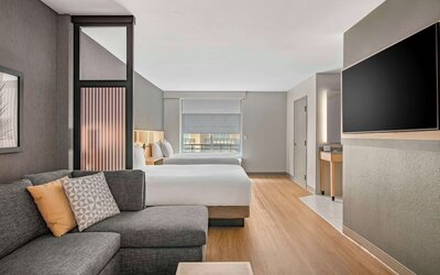 Hyatt Place Riverside Downtown