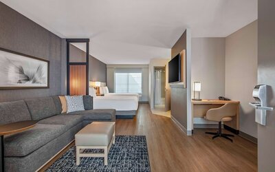 Hyatt Place Riverside Downtown