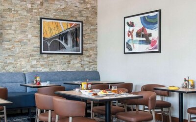 Hyatt Place Riverside Downtown