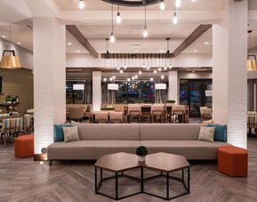 Hampton Inn Riverside Downtown