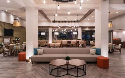 Hampton Inn Riverside Downtown