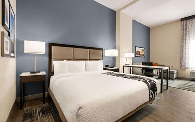 La Quinta Inn & Suites by Wyndham San Bernardino