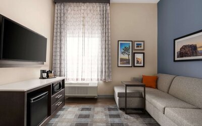 La Quinta Inn & Suites by Wyndham San Bernardino