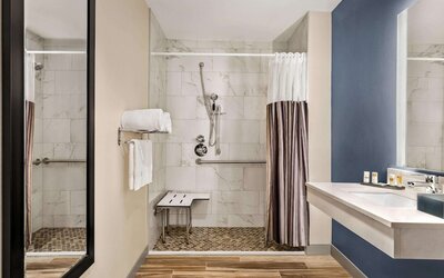 La Quinta Inn & Suites by Wyndham San Bernardino