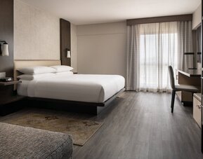 Marriott Riverside at the Convention Center