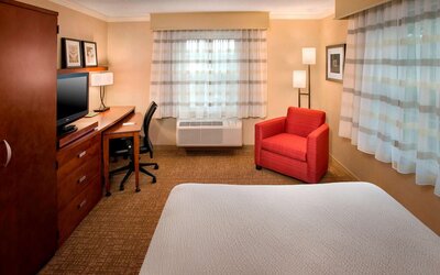 Deluxe Room, 1 Queen Bed