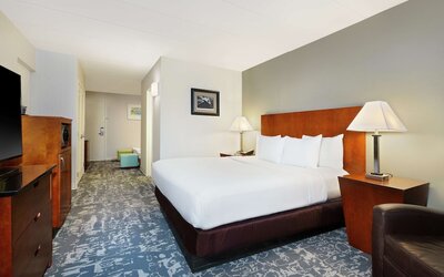 DoubleTree by Hilton Boston North Shore