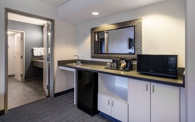 Courtyard by Marriott Salt Lake City Airport
