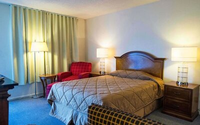 Cozy day use room at Stardust Motel Redding.