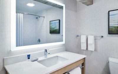 Four Points by Sheraton Salt Lake City Airport