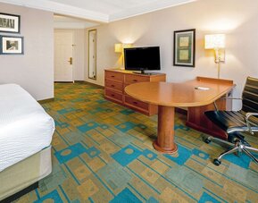 La Quinta Inn & Suites by Wyndham Salt Lake City Airport