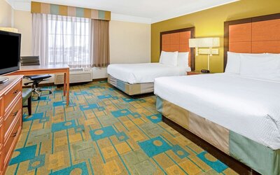 La Quinta Inn & Suites by Wyndham Salt Lake City Airport