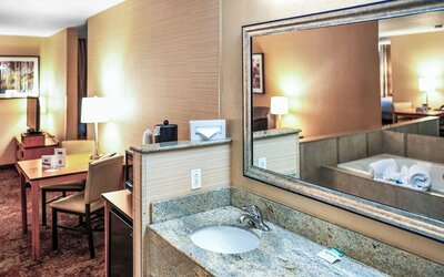 Crystal Inn Hotel & Suites Midvalley