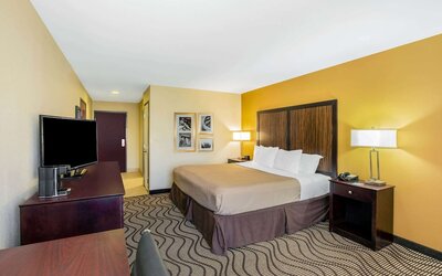 La Quinta Inn & Suites by Wyndham Floresville