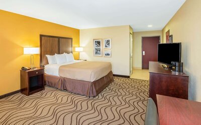 La Quinta Inn & Suites by Wyndham Floresville