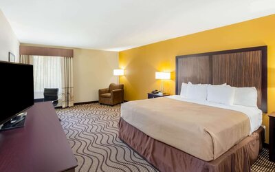 La Quinta Inn & Suites by Wyndham Floresville
