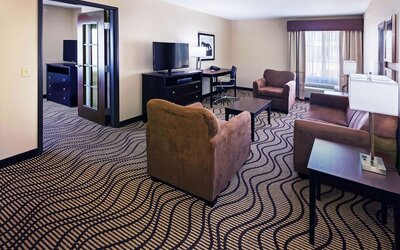 La Quinta Inn & Suites by Wyndham Floresville