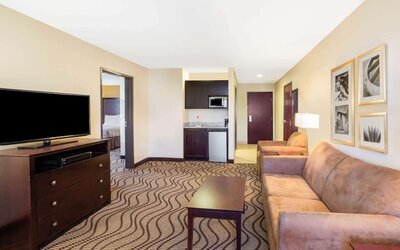 La Quinta Inn & Suites by Wyndham Floresville