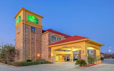 La Quinta Inn & Suites by Wyndham Floresville