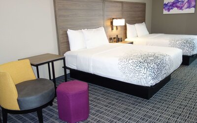 La Quinta Inn & Suites by Wyndham San Antonio Alamo City