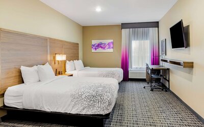 La Quinta Inn & Suites by Wyndham San Antonio Alamo City