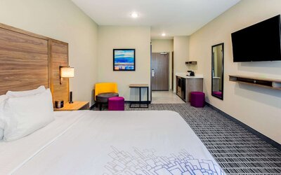 La Quinta Inn & Suites by Wyndham San Antonio Alamo City