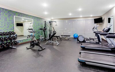 La Quinta Inn & Suites by Wyndham San Antonio Alamo City