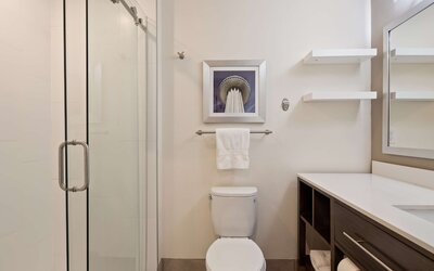 Best Western Plus Roland Inn & Suites