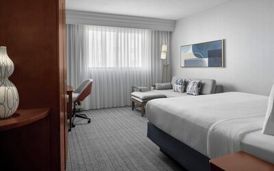 Courtyard by Marriott San Antonio Six Flags at The Rim