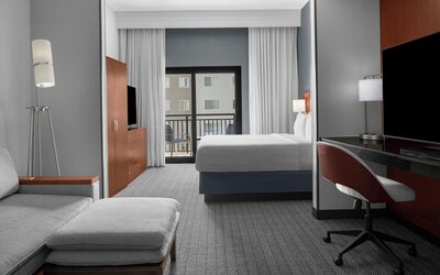 Courtyard by Marriott San Antonio Six Flags at The Rim