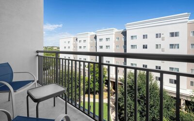 Courtyard by Marriott San Antonio Six Flags at The Rim