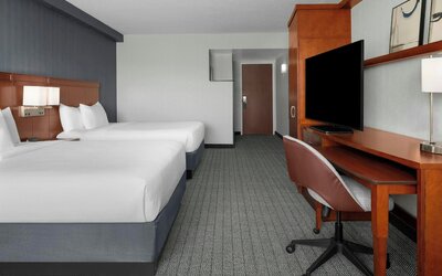 Courtyard by Marriott San Antonio Six Flags at The Rim