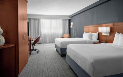 Courtyard by Marriott San Antonio Six Flags at The Rim