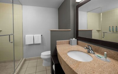 Courtyard by Marriott San Antonio Six Flags at The Rim