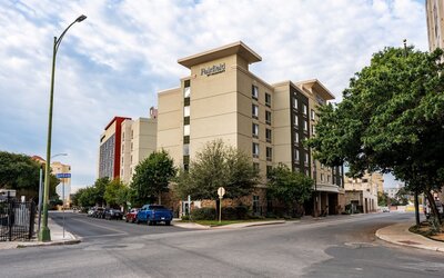 Fairfield Inn & Suites by Marriott San Antonio Alamo Plaza/Convention Center