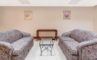 Lobby and lounge at Days Inn By Wyndham St Augustine/Historic Downtown.