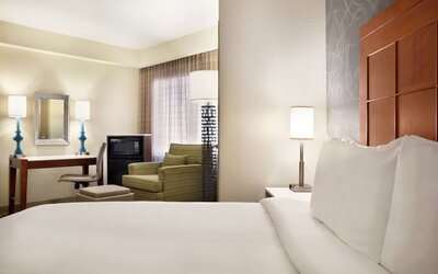 Embassy Suites by Hilton San Antonio Airport