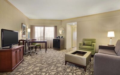 Embassy Suites by Hilton San Antonio Airport
