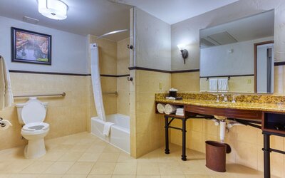 Drury Plaza Hotel San Antonio Riverwalk