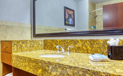 Drury Plaza Hotel San Antonio Riverwalk