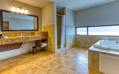 Drury Plaza Hotel San Antonio Riverwalk