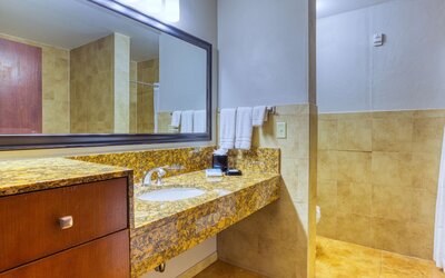 Drury Plaza Hotel San Antonio Riverwalk