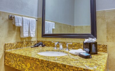Drury Plaza Hotel San Antonio Riverwalk