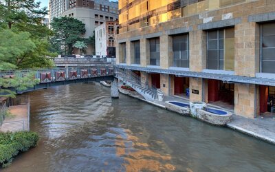 Drury Plaza Hotel San Antonio Riverwalk