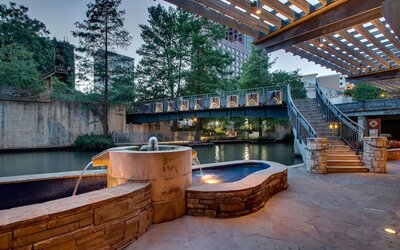Drury Plaza Hotel San Antonio Riverwalk