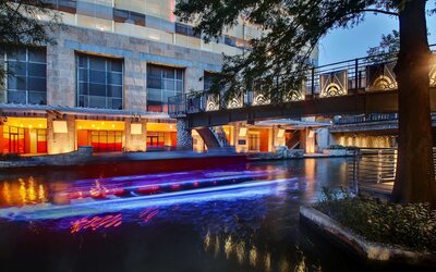 Drury Plaza Hotel San Antonio Riverwalk