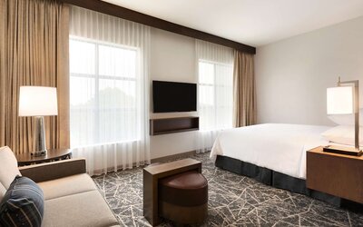 Embassy Suites by Hilton San Antonio Brooks Hotel & Spa