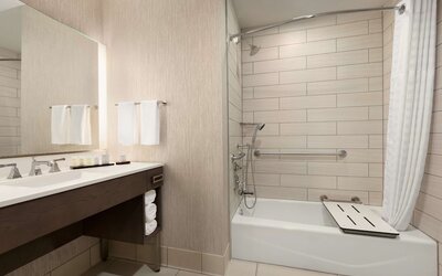 Embassy Suites by Hilton San Antonio Brooks Hotel & Spa